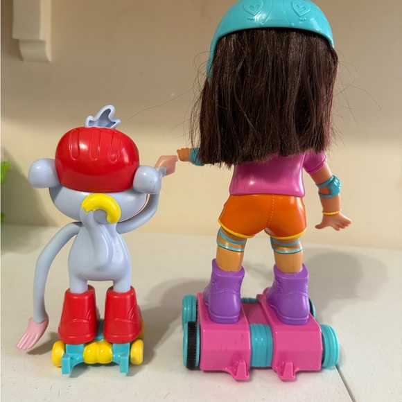 Fisher-Price Skate & Spin Dora & Boots toy set.
English and Spanish. Tested! - Picture 3 of 5